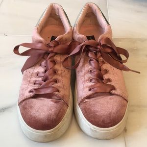 Steve Madden Velvet rose colored sneakers